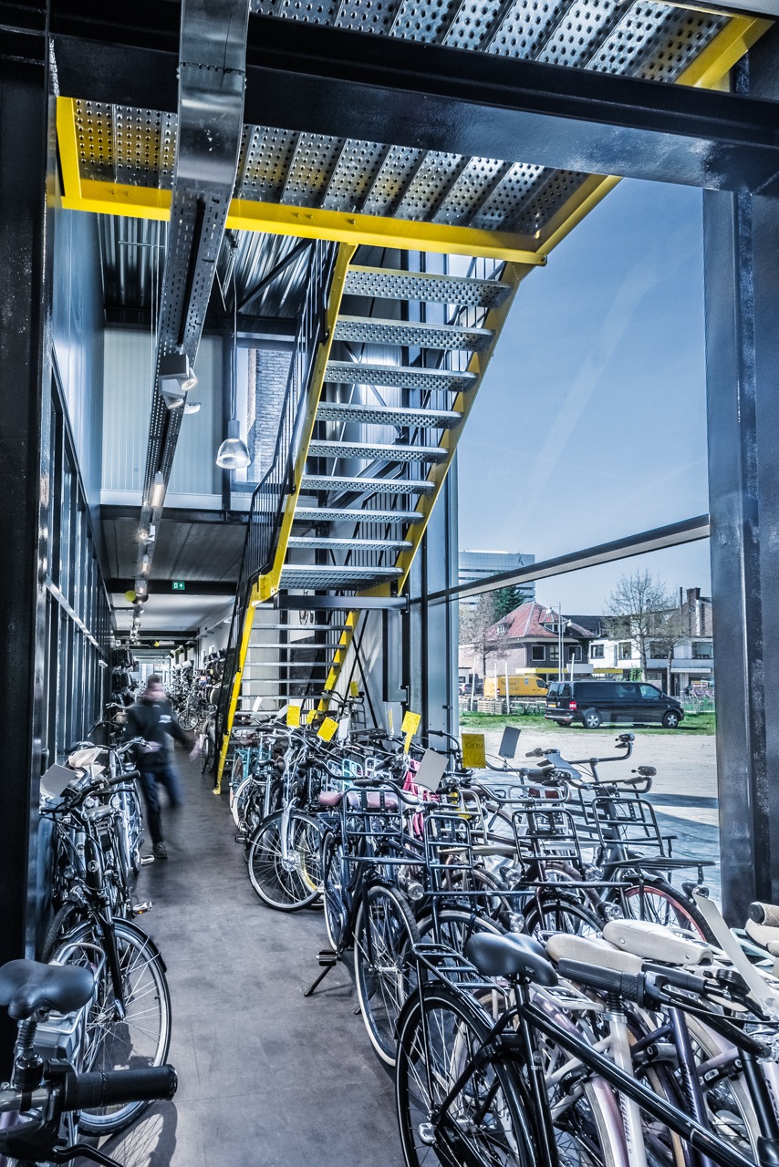 Dirk Blok Apeldoorn architect fietsenwinkel fietsenmaker winkel staal