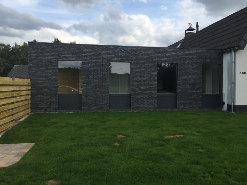 uitbreiding woonhuis Zwolseweg Wenum Wiesel architect steen zwart